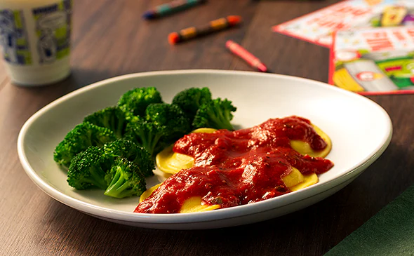 Kids Grilled Chicken with Rotini Pasta & Marinara